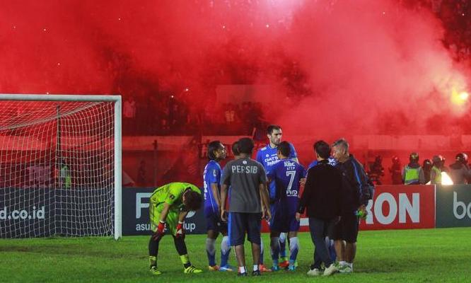 Kembali Kena Sanksi Komdis PSSI flare-persib