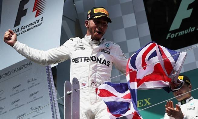 Hamilton Dominasi Balapan GP Kanada, Vettel Di Luar Podium