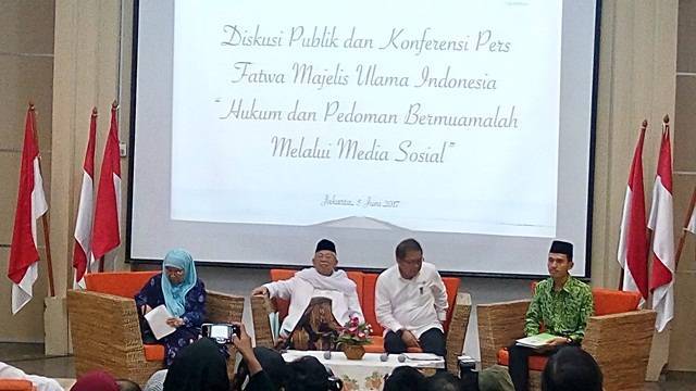 MUI Keluarkan Fatwa Medsos