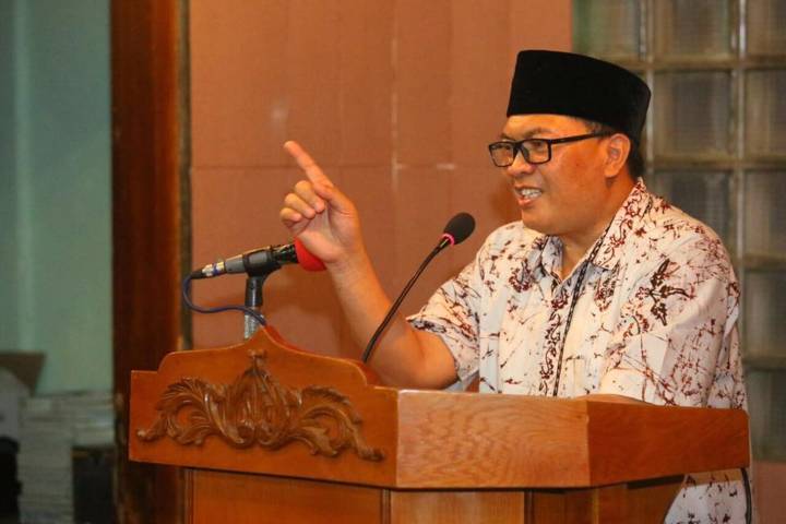 Oded Suka Curi-Curi Waktu Oded Suka Curi-Curi Waktu