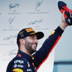 Ricciardo Menangi Balapan Penuh Drama di Baku