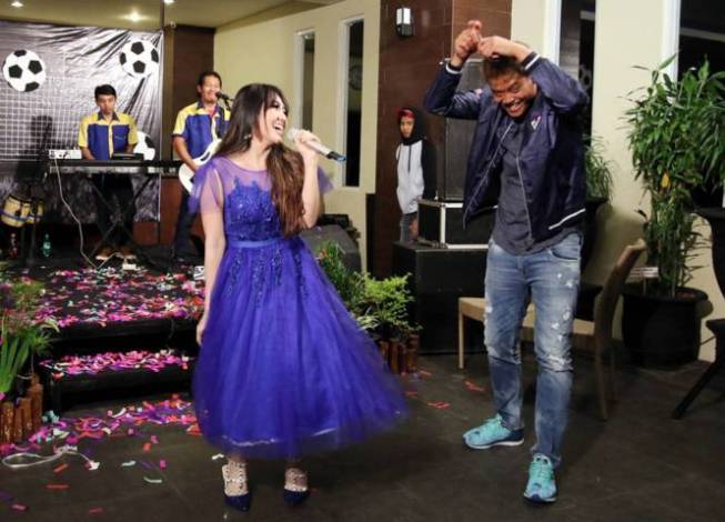 Via Vallen, ”Magnet” bagi Klub-klub Sepakbola Indonesia