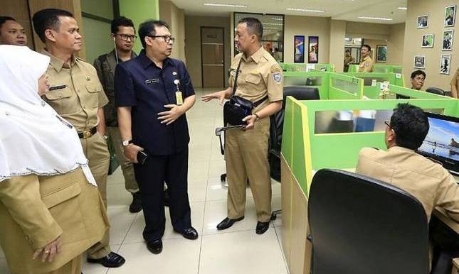 Berikan Kemudahan Pelayanan Publik Berikan Kemudahan Pelayanan Publik