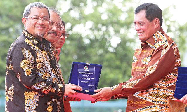 Koperasi Tingkatkan Kesejahteraan Masyarakat Jabar Aher Raih Tokoh Utama Penggerak Koperasi 2017