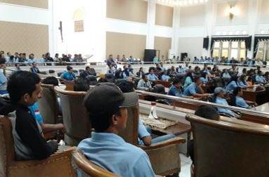 Ratusan Buruh CAGM Adukan Nasib ke DPRD