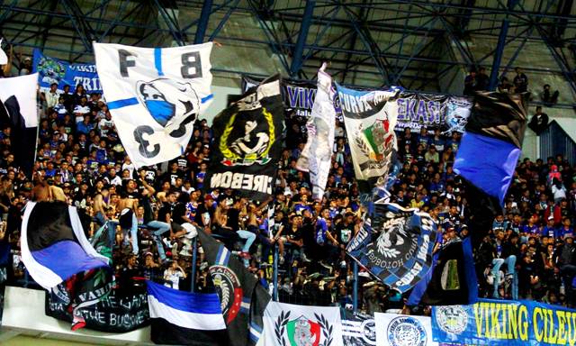 Pecahkan Rekor Terbanyak Penonton Pecahkan Rekor Terbanyak Penonton