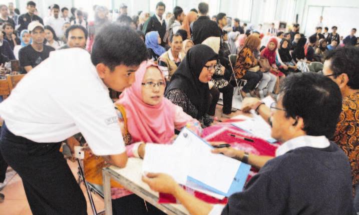 Keluhkan Molornya Pengumuman