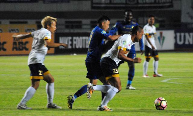 BABAK II: Tendangan Penalti Samsul Arif Samakan Skor