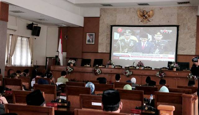 Tunjangan Dewan Naik, Masyarakat Tuntut Peningkatan Kinerja
