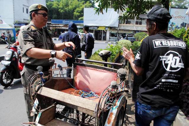 Sosisalisasi Larangan Becak