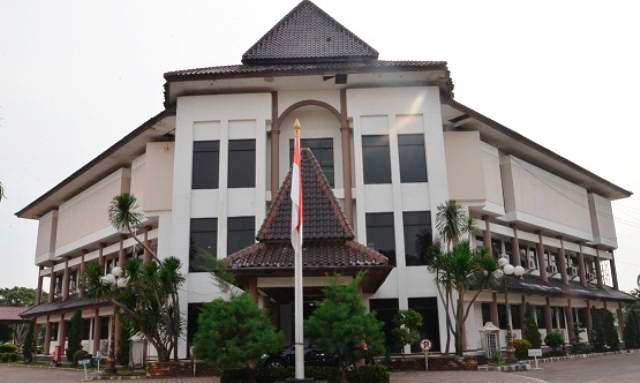 Atap Gedung DPRD Karawang Terancam Ambruk gedung-DPRD-Karawang