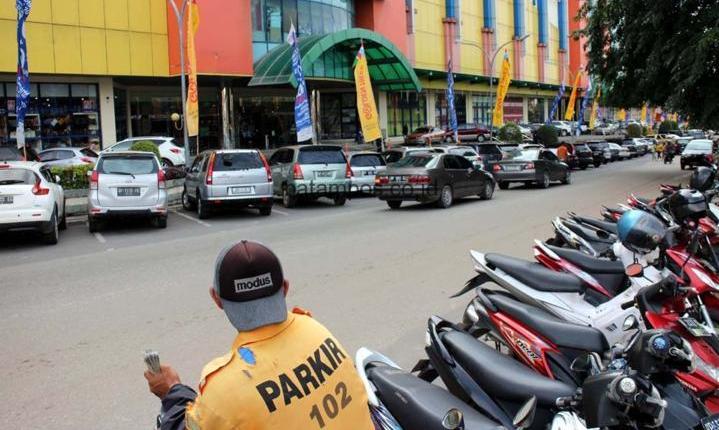 Awasi Tarif Parkir di KBB parkir