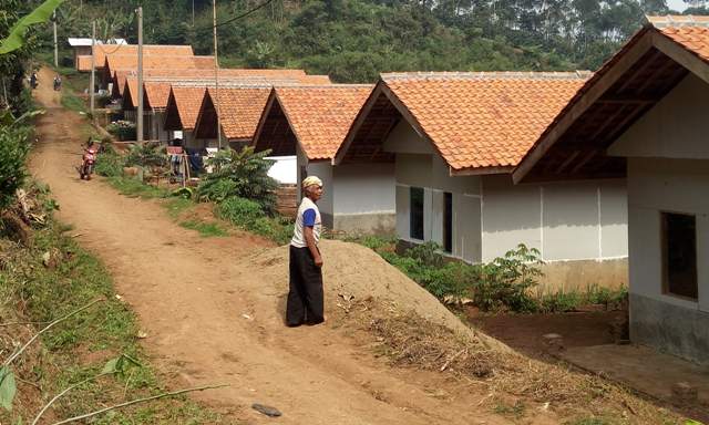 Warga Keluhkan Air Bersih dan Listrik rumah relokasi