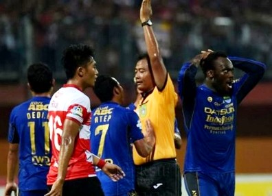 Wasit Asing Bakal Pimpin Liga 1 di Putaran Kedua