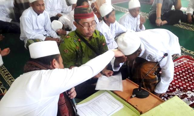 70 Anak Timor Masuk Islam 70 anak-anak asal perbatasan Timor Leste jadi mualaf