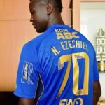 Ezechiel N`Douassel Bisa Dimainkan