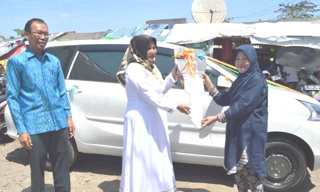 Hj Teni, Sumringah Dapat Mobil BPR NBP 27