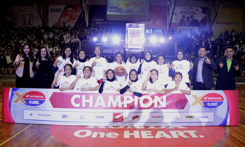 Kandaskan SMAN 1 Cisarua, Putri Baleendah Bawa Pulang Juara