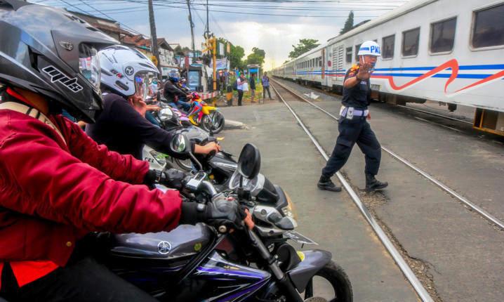 Tiga Perlintasan Akan Ditutup Tiga Perlintasan Akan Ditutup