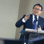 yossi raih gelar doktor