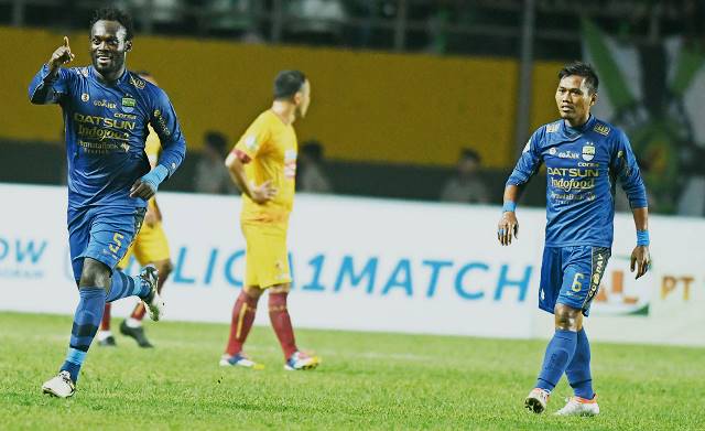 Debut Manis Pelatih Baru Persib Bandung