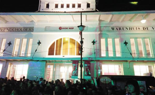 Berpesta di Jalan Asia Afrika HJKB 207