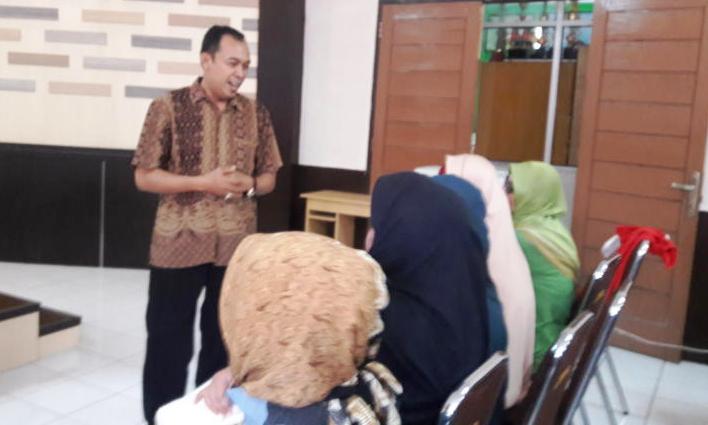 Ngatiyana Habiskan Waktunya Kunjungi Warga Ngatiyana