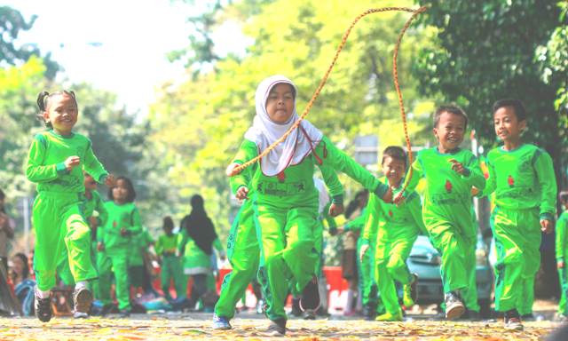 Disdik Kerahkan Ribuan Siswa, Serentak Belajar di Luar Kelas Disdik Kerahkan Ribuan Siswa, Serentak Belajar di Luar Kelas