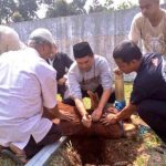 Proses penyembelihan hewan kurban di Kabupaten Bandung.