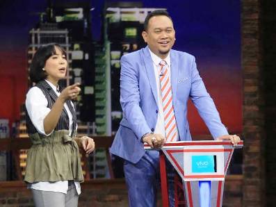 Ajak Berpikir Logis Dulu, Baru Tertawa