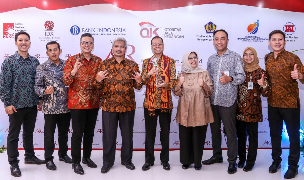 bank bjb Berhasil Raih Juara 1 Annual Report Award 2016