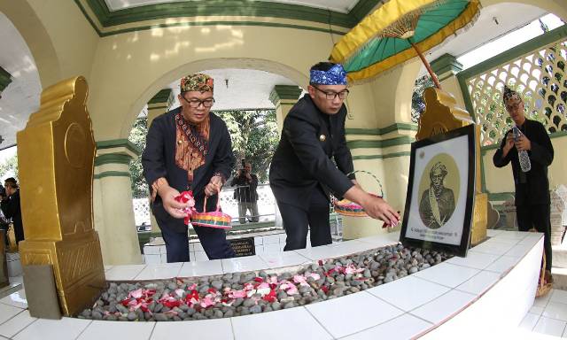 Ziarahi Makam Leluhur Bandung