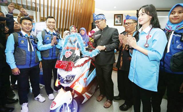 Jemput Bola Layani Masyarakat