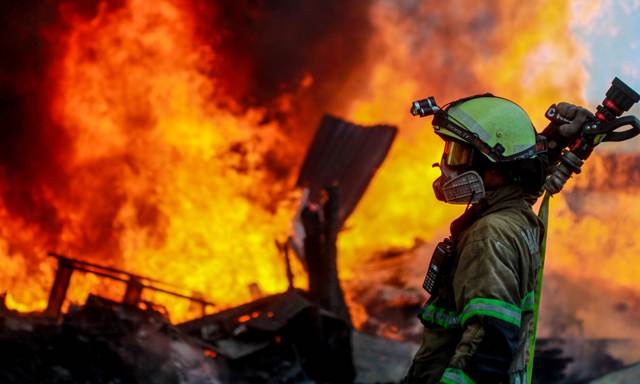 Lima Gudang Meubeul Terbakar