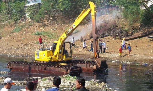 keruk sungai