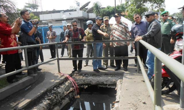 Pembuang Limbah Baru Diberi Peringatan limbah