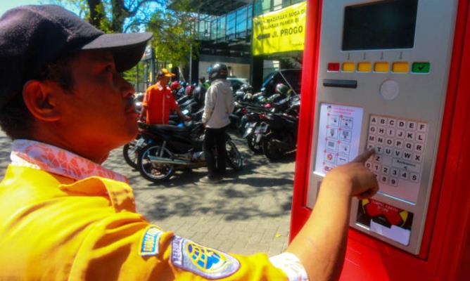 Dewan Sebut Mesin Parkir Belum Maksimal mesin parkir