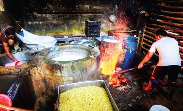 Kedelai Naik, Bentuk Tahu Jadi Mengkerut