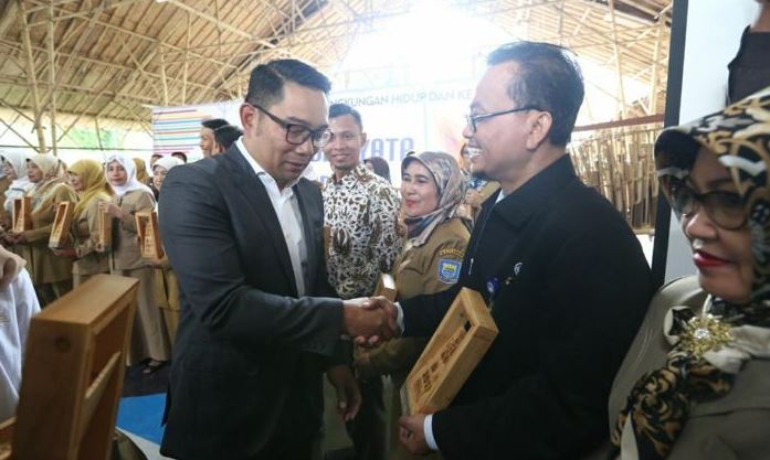 36 Sekolah Raih Adiwiyata