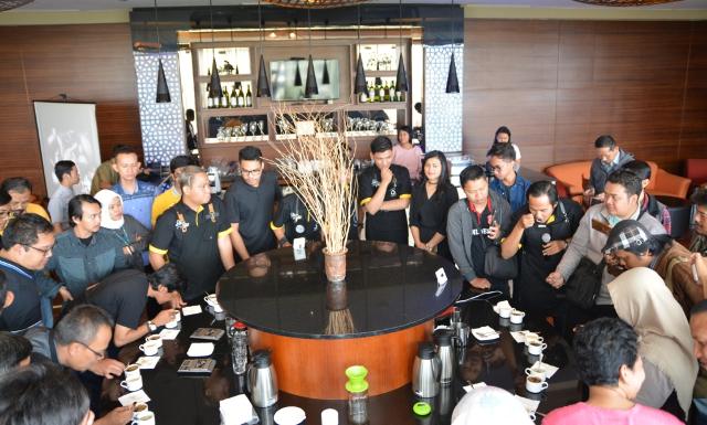 Coffee Coaching Clinic Di The Luxton Bandung