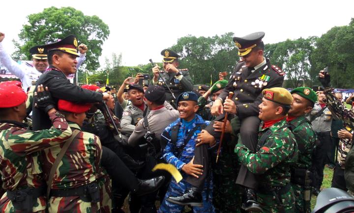 HUT TNI