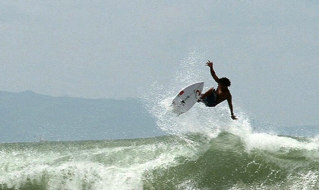 14 Surfer Pro-Internasional Ikuti AGAT di Geopark Ciletuh