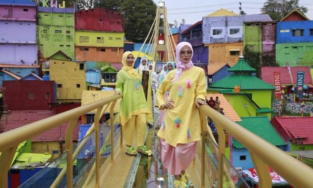 Langsung Laris Jadi Tempat Berswafoto