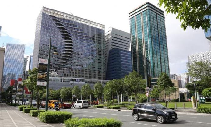 Pom Bensin Dijaga dengan M-16 Pom Bensin Dijaga dengan M-16