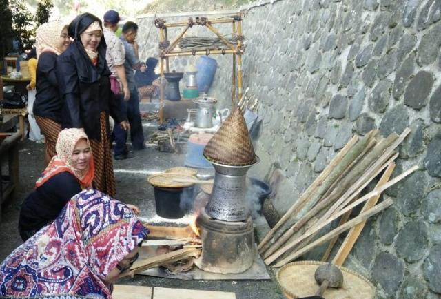 Purwakarta Gelar Lomba _Ngejo