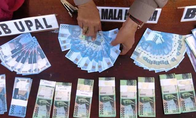 Berhasil Sortir 14.627 Lembar Uang Palsu