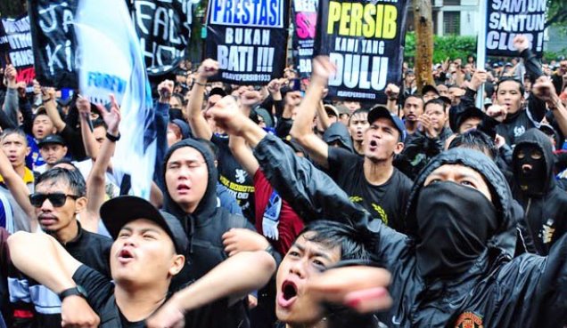 Tuntut Prestasi Maung Bandung