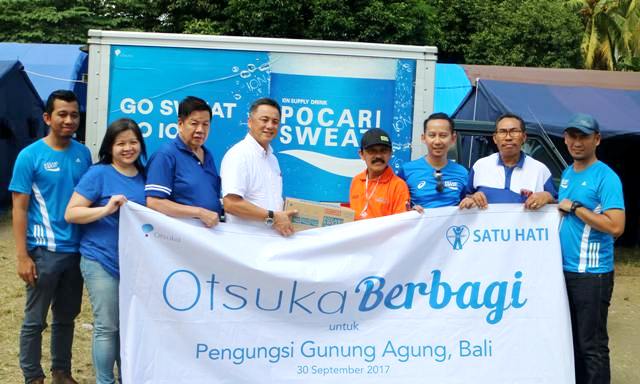 Berikan Donasi untuk Pengungsi Gunung Agung Berikan Donasi untuk Pengungsi Gunung Agung