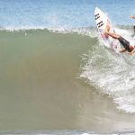 14 Peselancar Dunia Pecah Ombak Cimaja