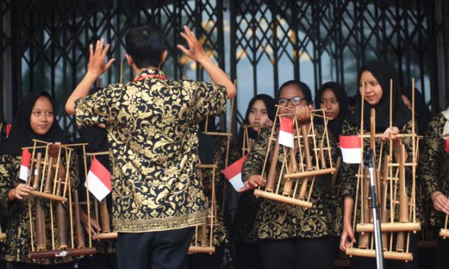 6.000 Angklung Menggema